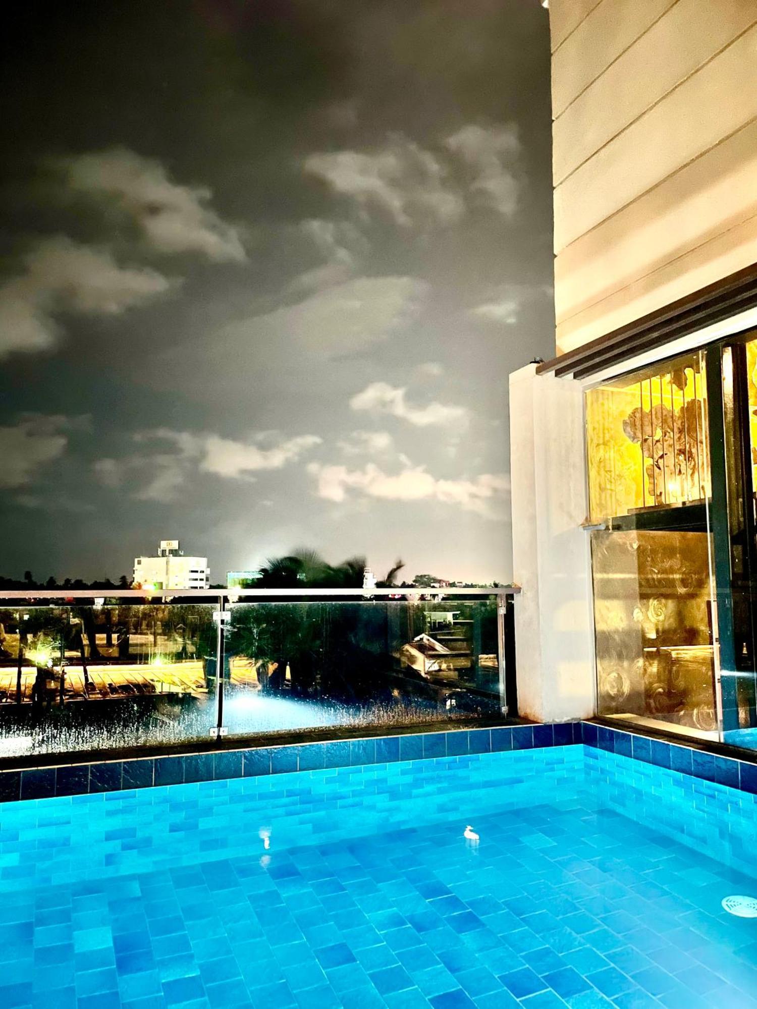 نيجومبو Penton45 - Luxury Penthouse Apartment المظهر الخارجي الصورة